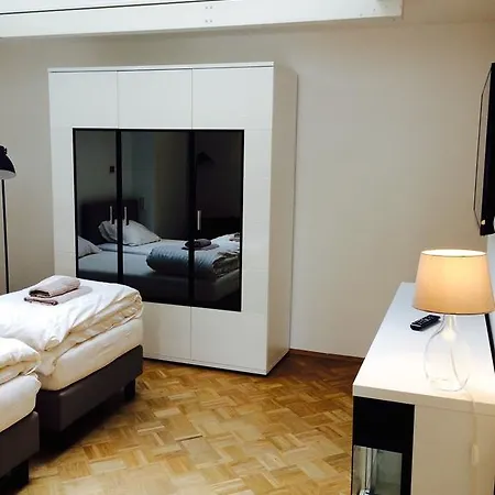 Select & City Centre Apartment *